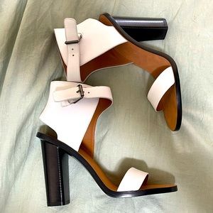 VINCE New never worn heels